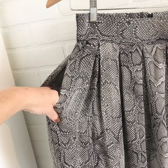 Anthropologie x Maeve Midi skirt Mobwife Flowy snakeskin print Pockets 0 - Picture 10 of 14